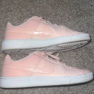 Nike court royale
